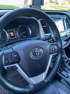 2019 Toyota Highlander - Image 9 of 15