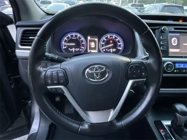 2019 Toyota Highlander - Image 14 of 20