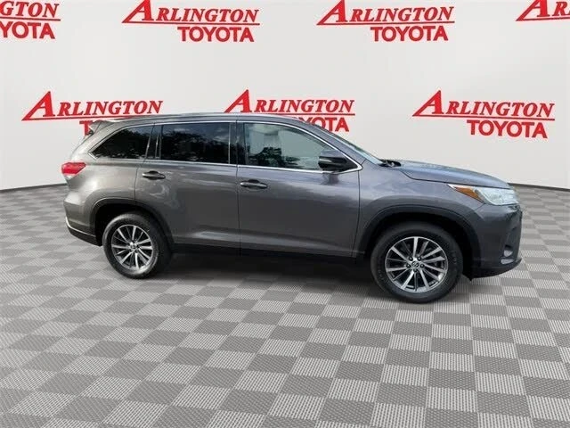 2019 Toyota Highlander - Image 9 of 20