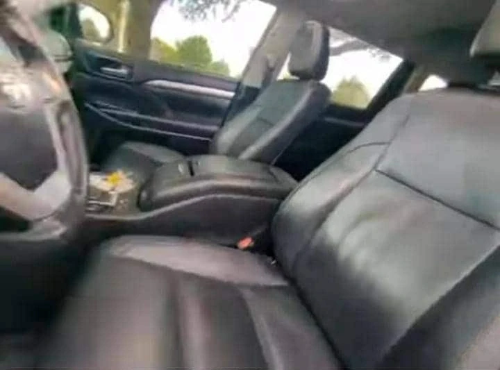 2019 Toyota Highlander - Image 3 of 3