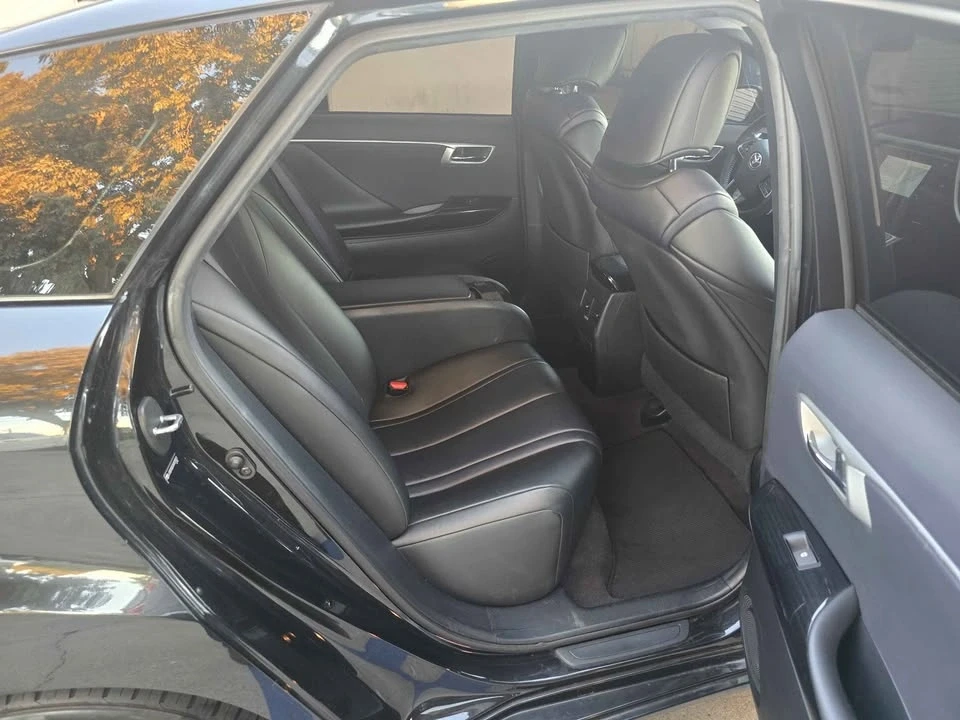 2019 Toyota Mirai - Image 11 of 12