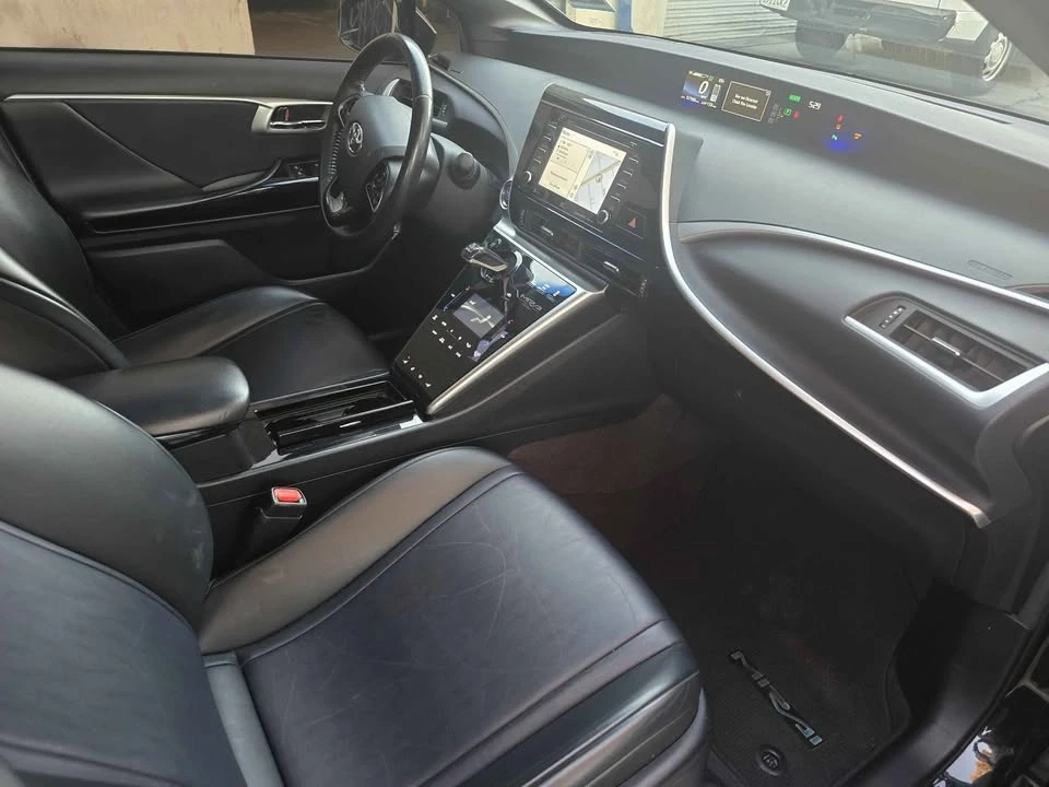 2019 Toyota Mirai - Image 10 of 12