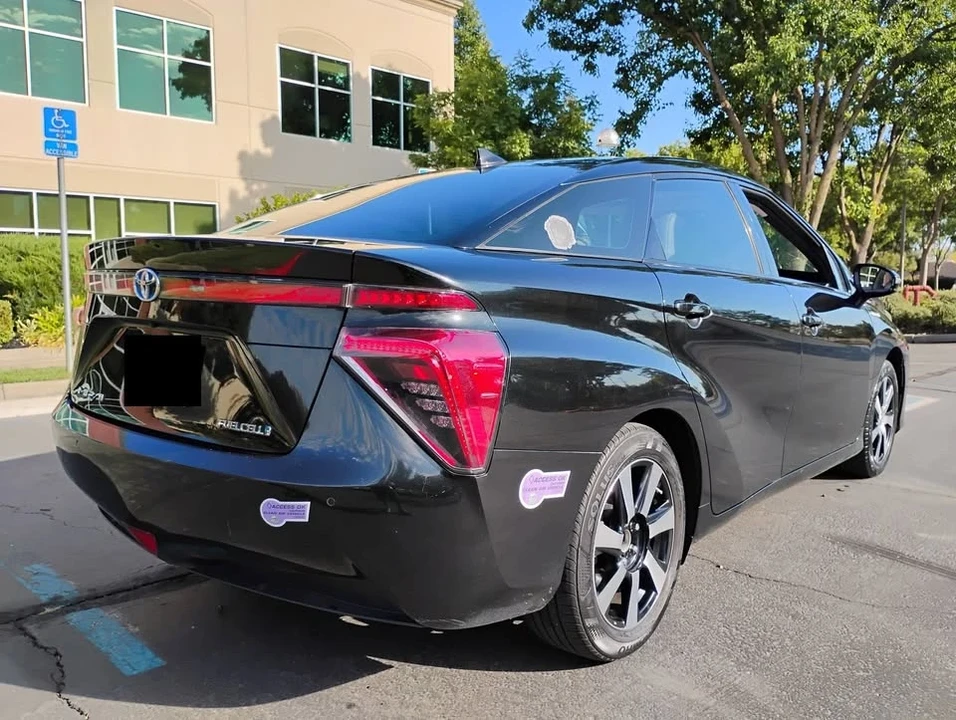 2019 Toyota Mirai - Image 11 of 20