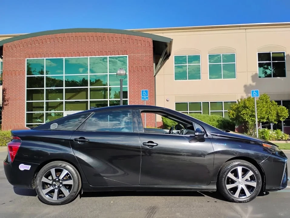 2019 Toyota Mirai - Image 2 of 20