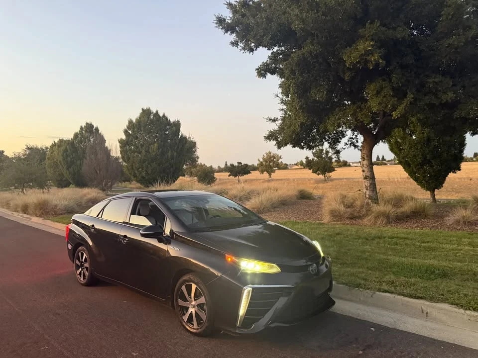 2019 Toyota Mirai - Image 7 of 20