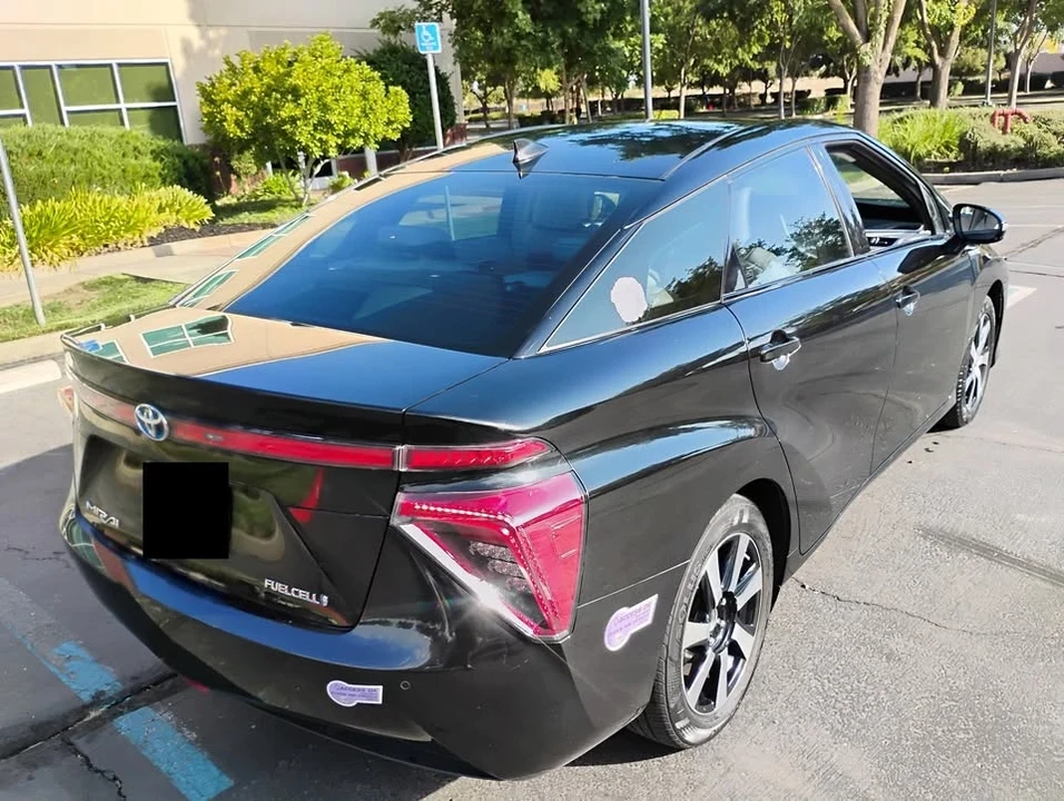 2019 Toyota Mirai - Image 10 of 20