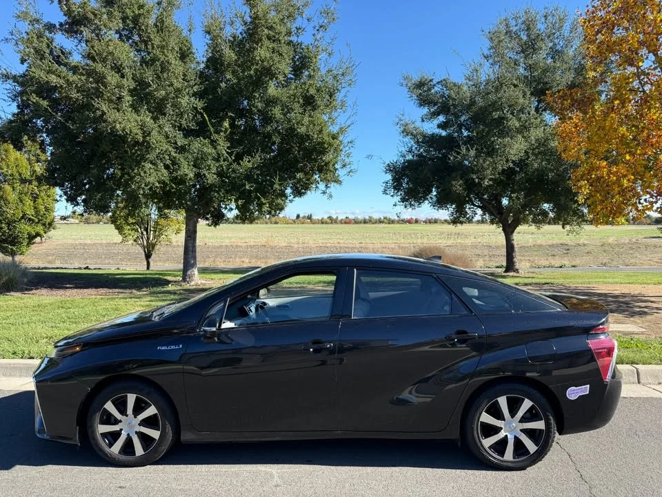 2019 Toyota Mirai - Image 2 of 14