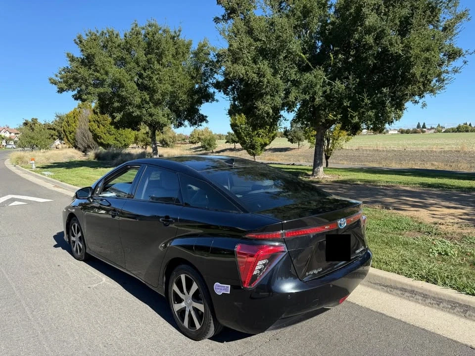 2019 Toyota Mirai - Image 7 of 14