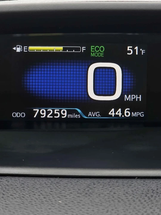 2019 Toyota Prius 4th Gen - Image 16 of 19