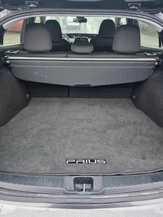 2019 Toyota Prius 4th Gen - Image 17 of 19
