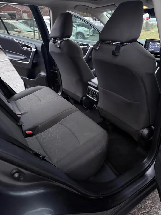 2019 Toyota RAV4 5th Gen - Image 9 of 15