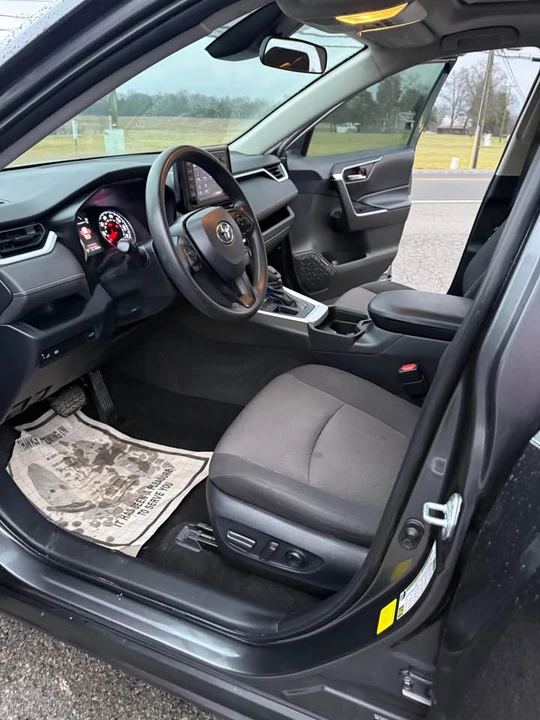 2019 Toyota RAV4 5th Gen - Image 7 of 15