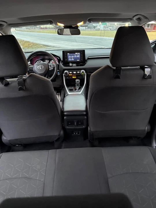 2019 Toyota RAV4 5th Gen - Image 11 of 15