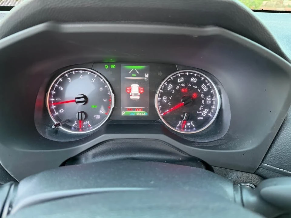 2019 Toyota RAV4 5th Gen - Image 12 of 20