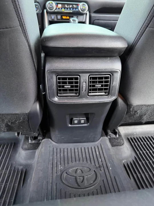 2019 Toyota RAV4 5th Gen - Image 17 of 20