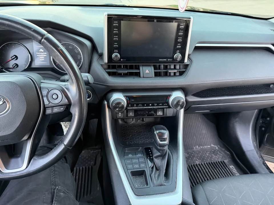 2019 Toyota RAV4 5th Gen - Image 9 of 20