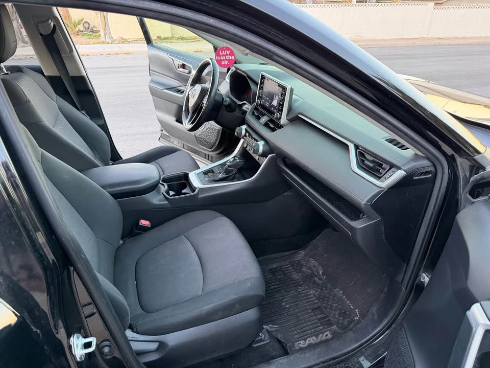 2019 Toyota RAV4 5th Gen - Image 14 of 20