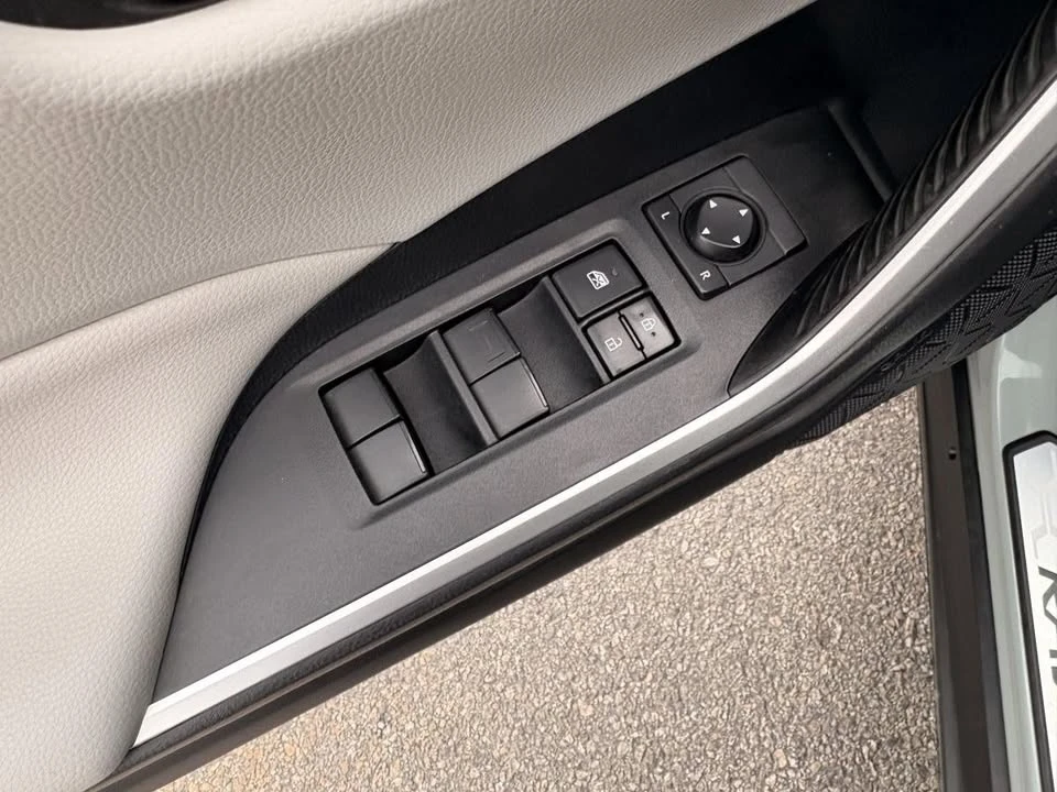 2019 Toyota RAV4 5th Gen - Image 12 of 19
