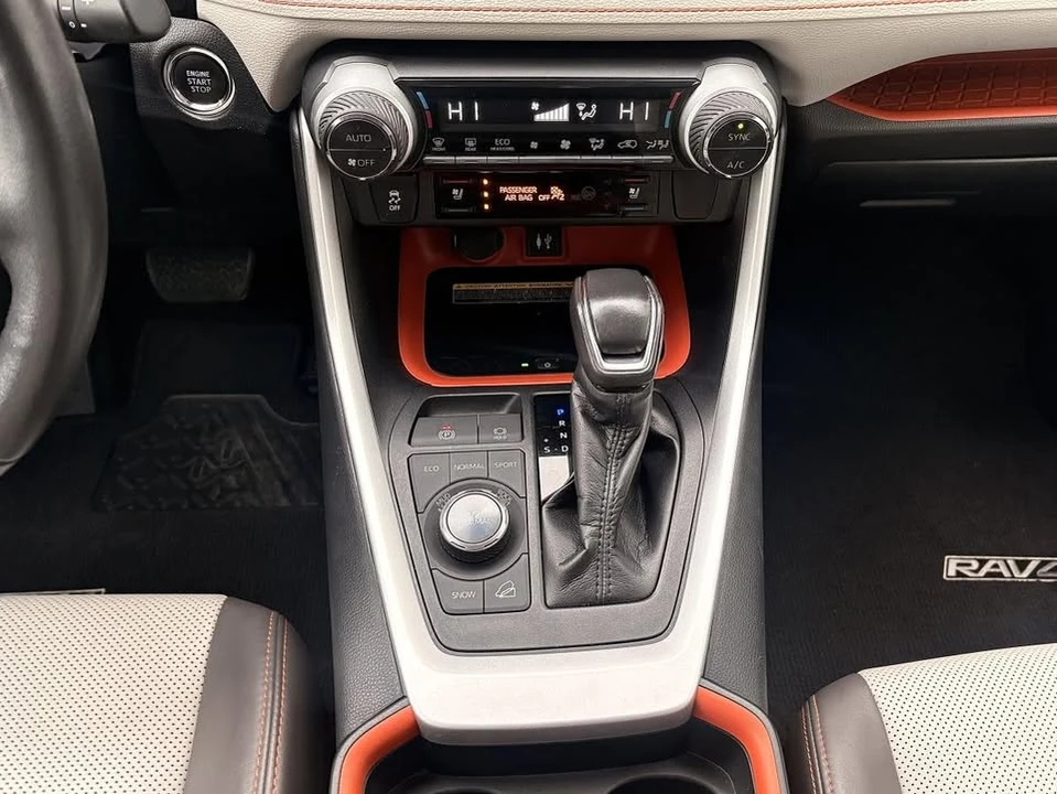2019 Toyota RAV4 5th Gen - Image 18 of 19