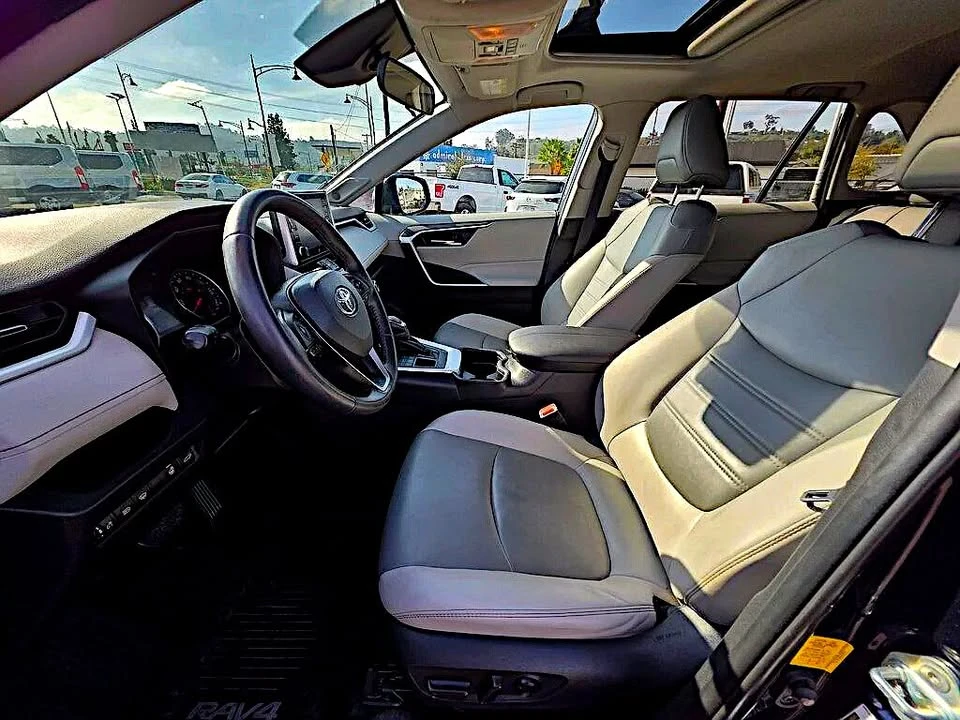 2019 Toyota RAV4 5th Gen - Image 9 of 15
