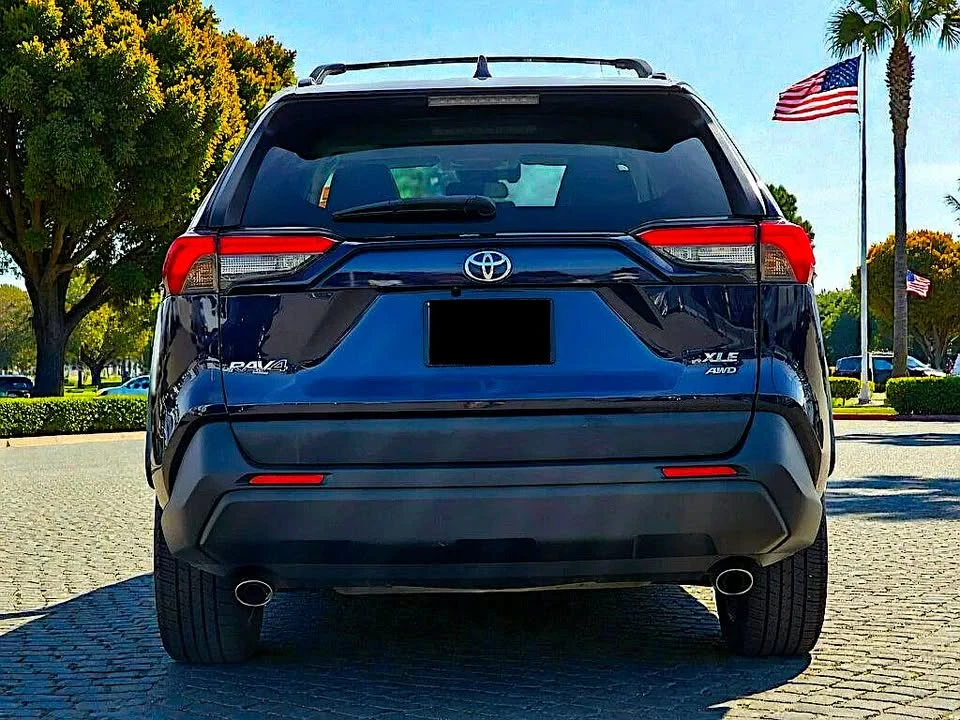 2019 Toyota RAV4 5th Gen - Image 4 of 15