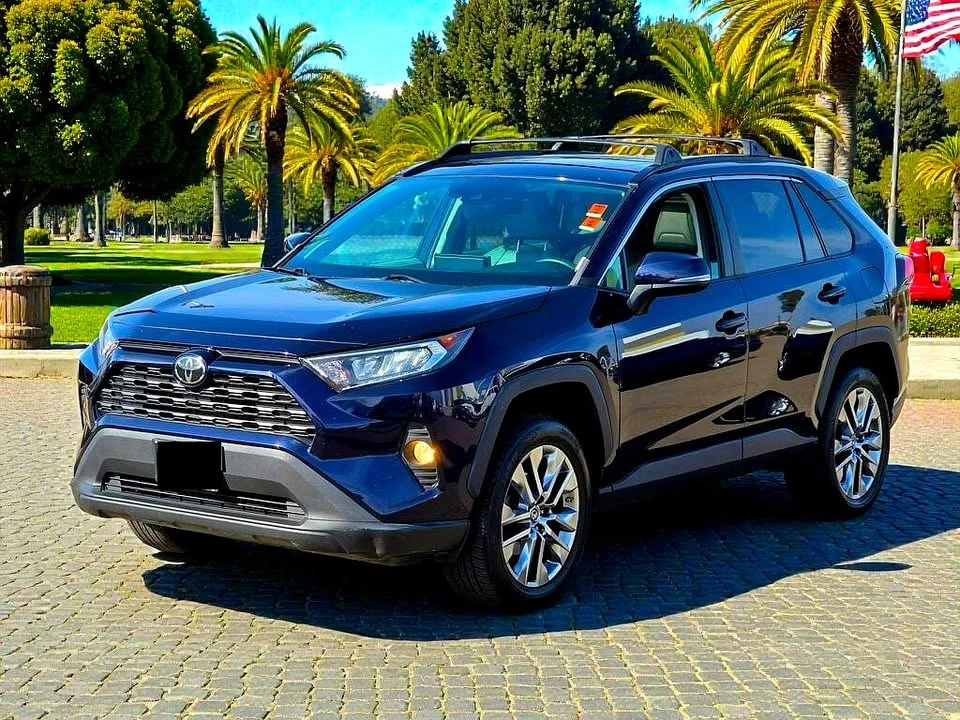 2019 Toyota RAV4 5th Gen - Image 2 of 15