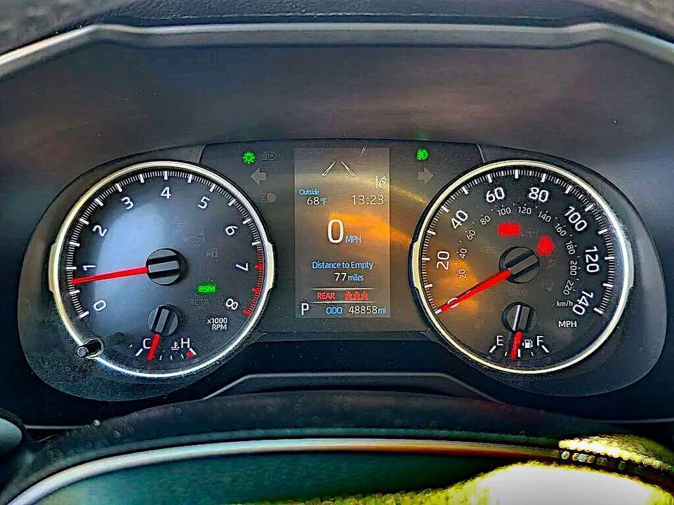 2019 Toyota RAV4 5th Gen - Image 10 of 15