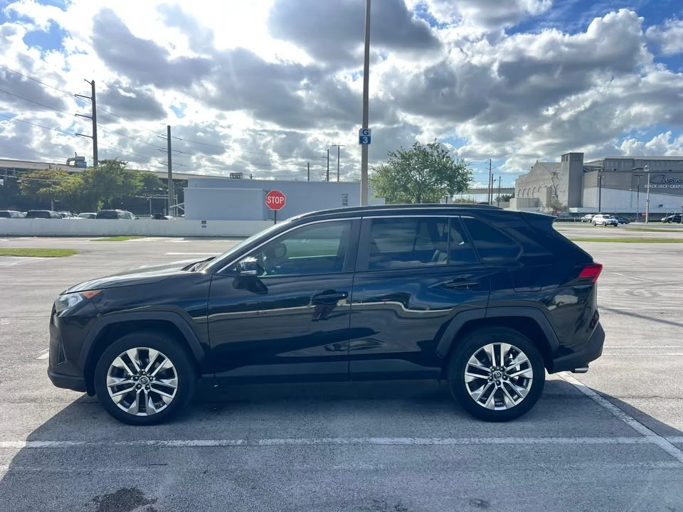 2019 Toyota RAV4 5th Gen - Image 2 of 8