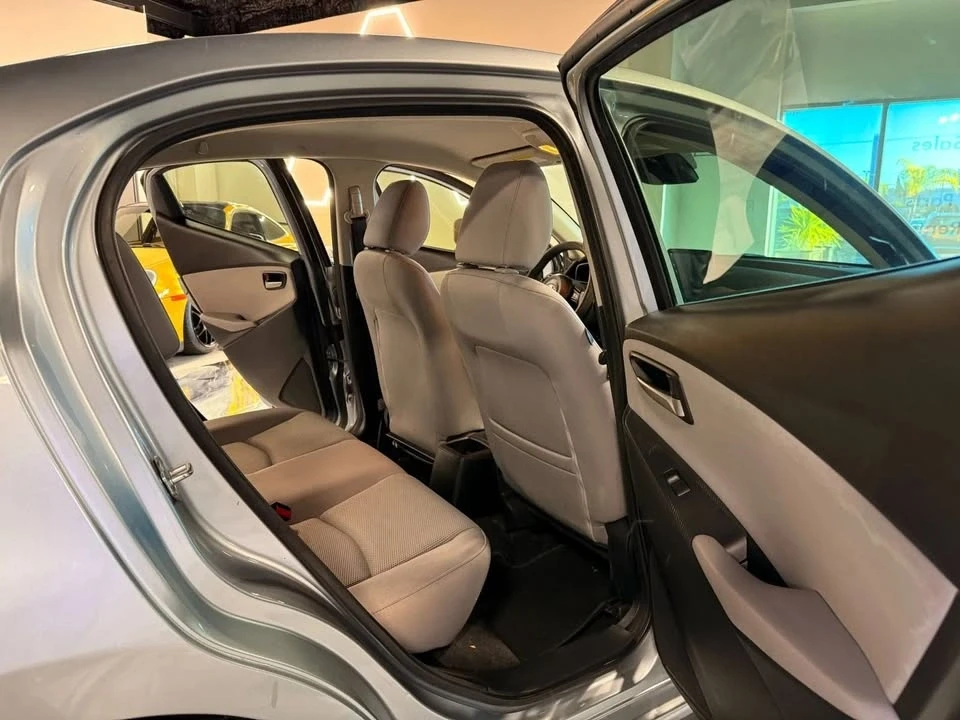 2019 Toyota Yaris - Image 13 of 20