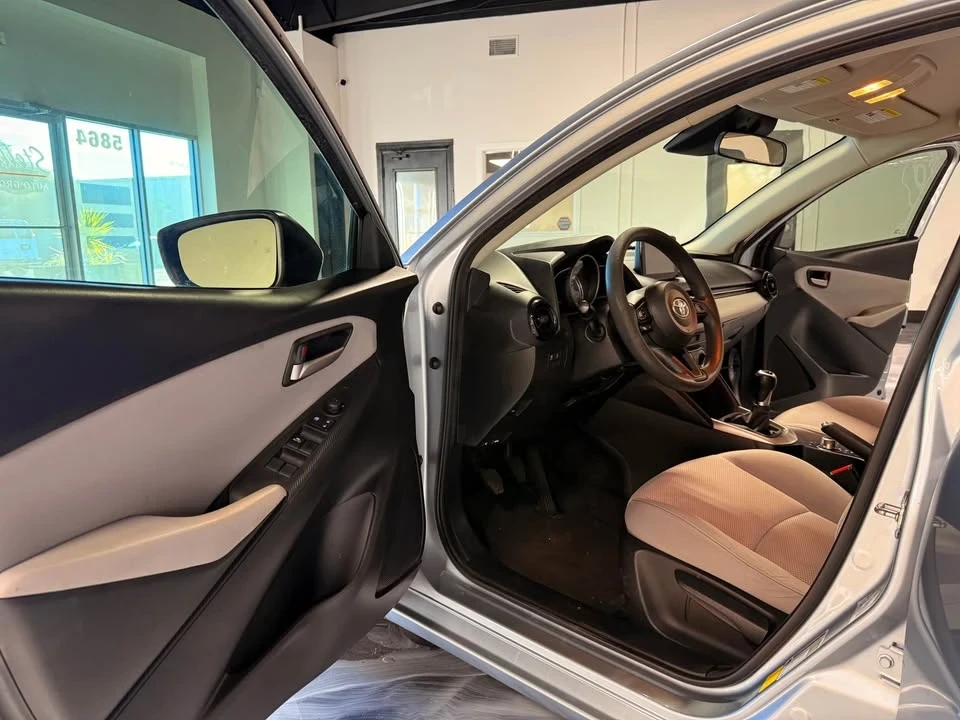 2019 Toyota Yaris - Image 10 of 20