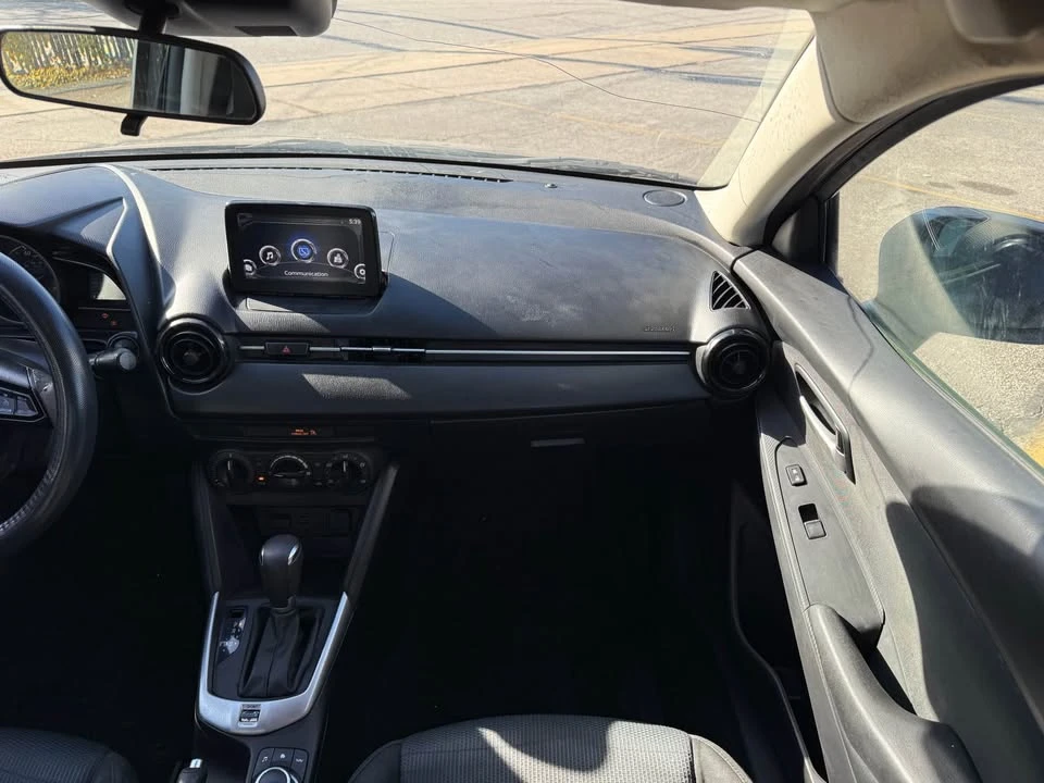 2019 Toyota Yaris - Image 14 of 19