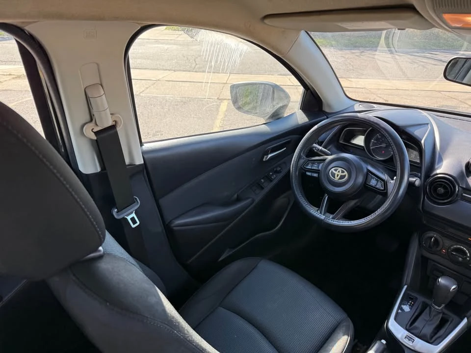 2019 Toyota Yaris - Image 13 of 19