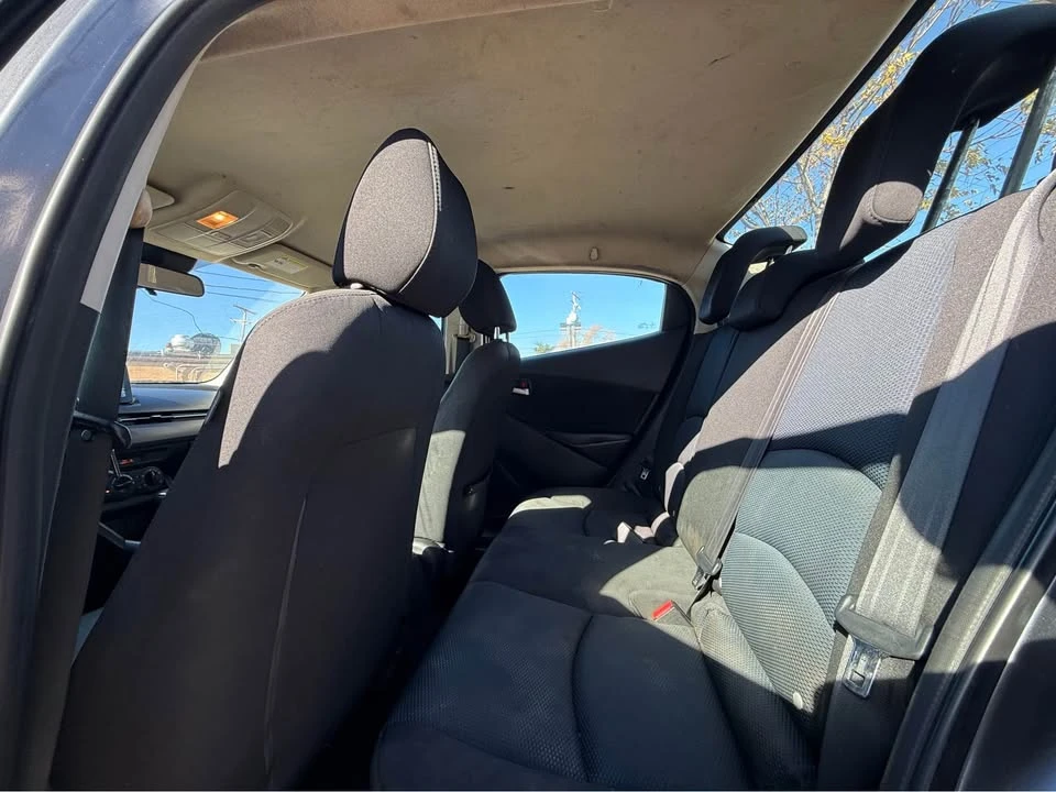 2019 Toyota Yaris - Image 16 of 19