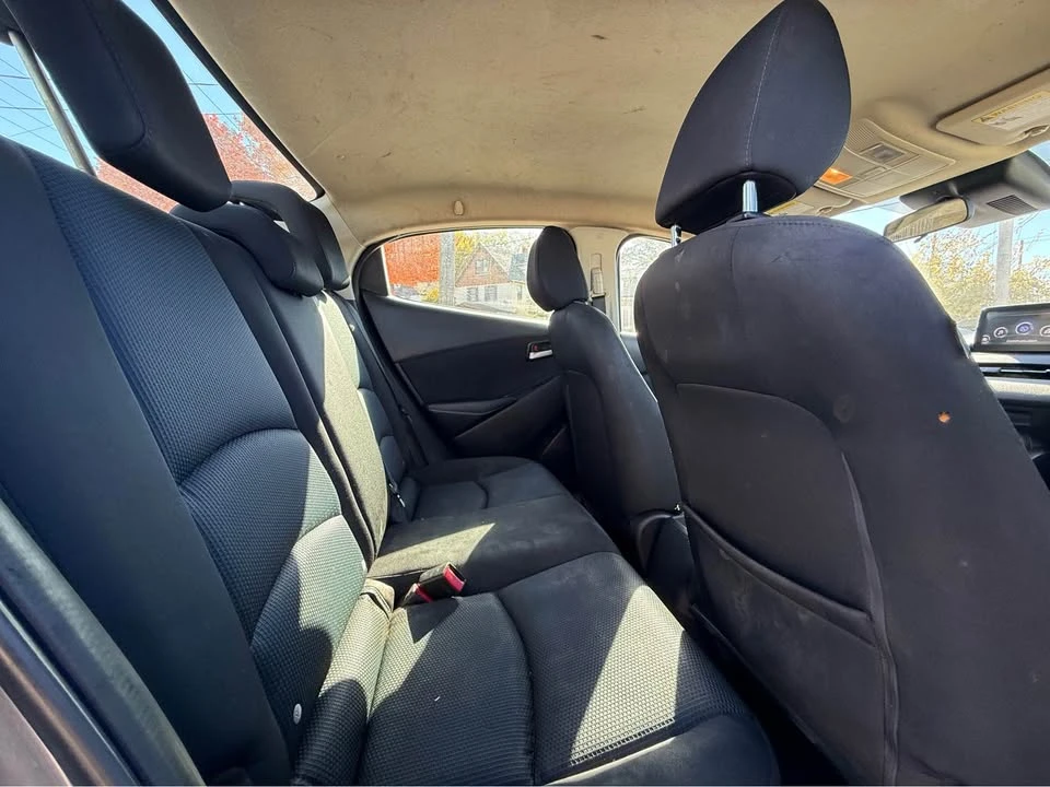 2019 Toyota Yaris - Image 12 of 19