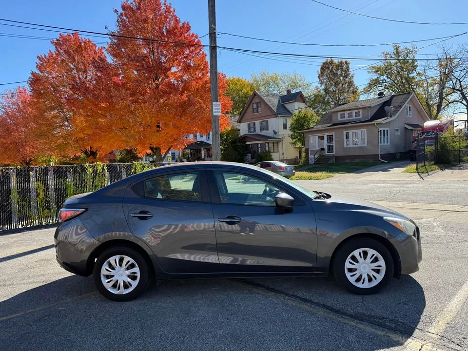 2019 Toyota Yaris - Image 8 of 18