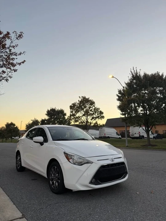 2019 Toyota Yaris - Image 7 of 16