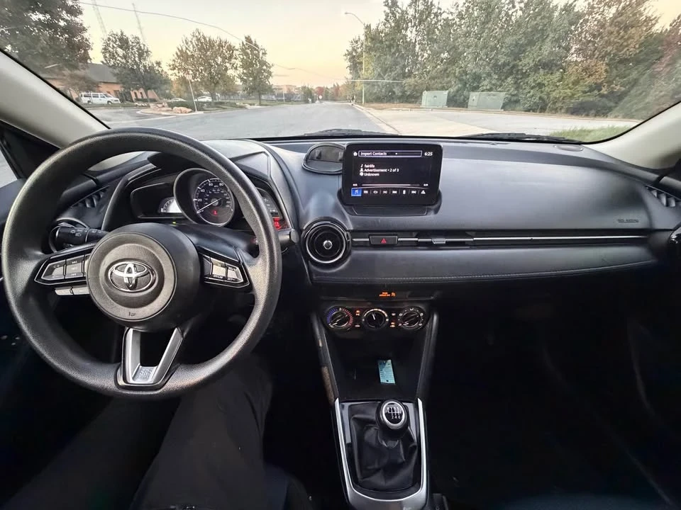 2019 Toyota Yaris - Image 13 of 16