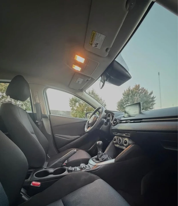2019 Toyota Yaris - Image 9 of 16