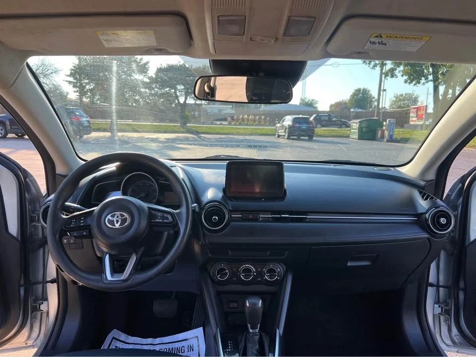2019 Toyota Yaris - Image 14 of 19