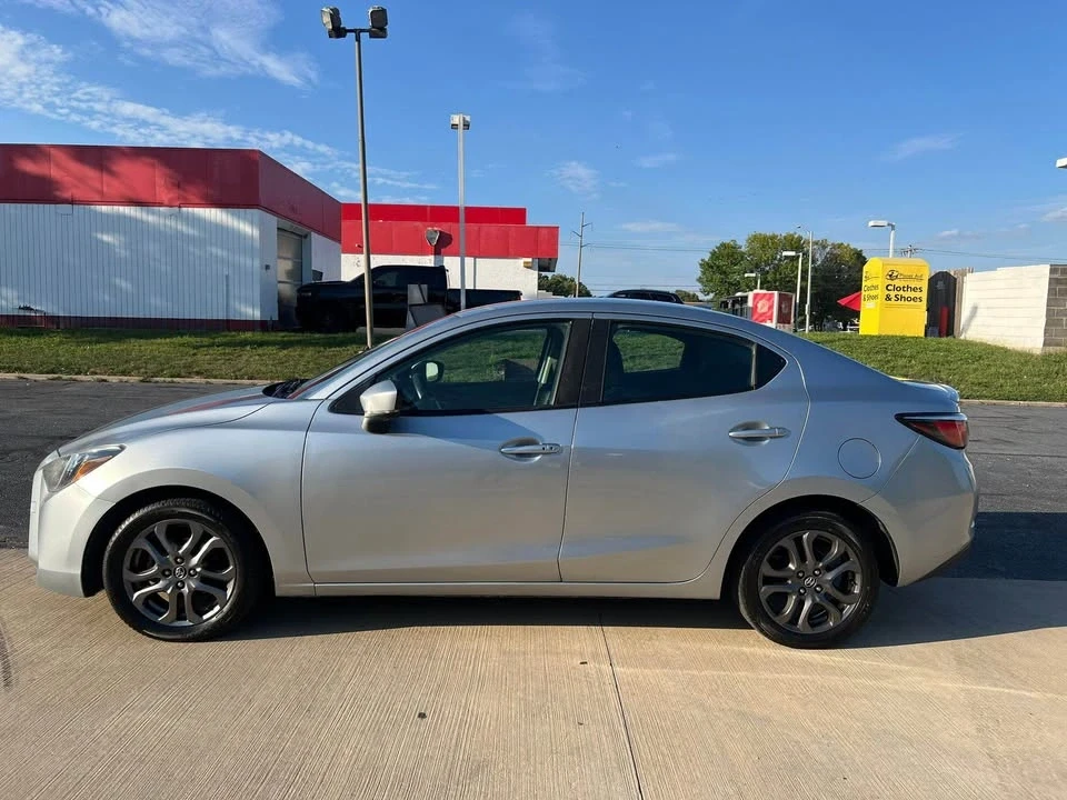 2019 Toyota Yaris - Image 4 of 20