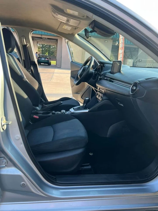 2019 Toyota Yaris - Image 8 of 20