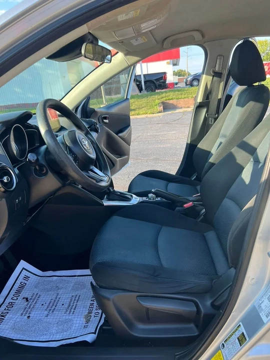 2019 Toyota Yaris - Image 6 of 20