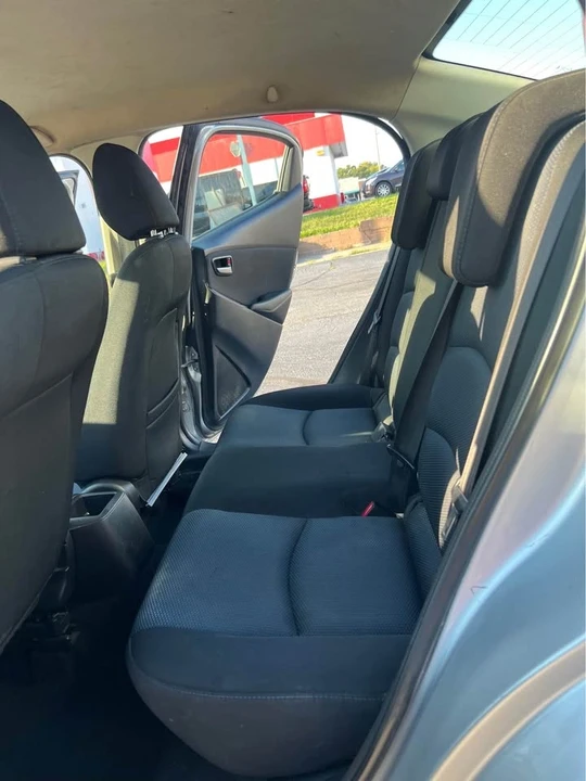 2019 Toyota Yaris - Image 11 of 19
