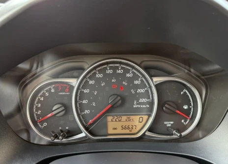 2019 Toyota Yaris - Image 7 of 9