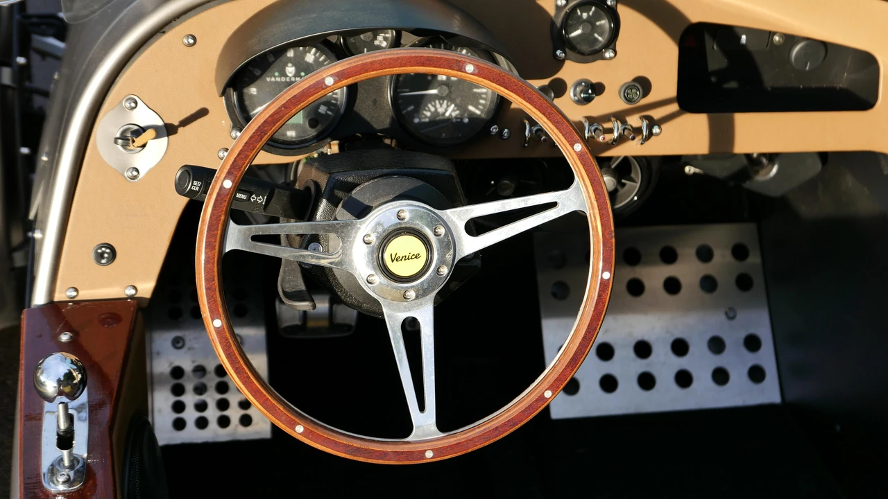2019 Vanderhall Venice - Image 28 of 31