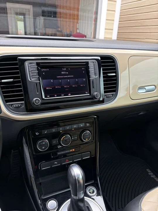 2019 Volkswagen A5 Beetle - Image 5 of 12