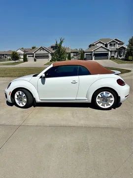 2019 Volkswagen Beetle 2.0T Final Edition SEL Convertible 2D