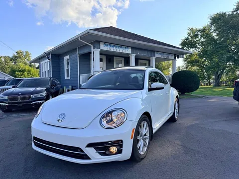 2019 Volkswagen Beetle 2.0T SE Hatchback 2D