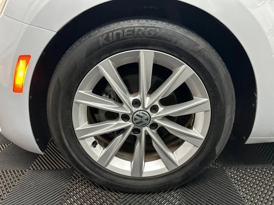 2019 Volkswagen A5 Beetle - Image 16 of 20
