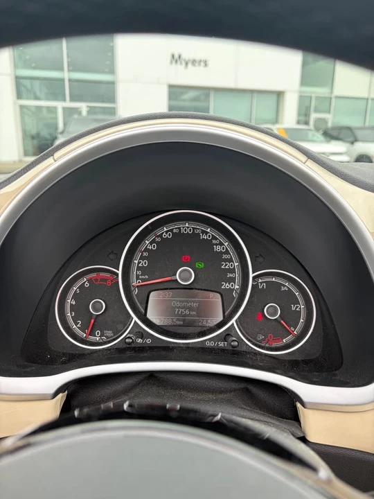 2019 Volkswagen A5 Beetle - Image 9 of 12